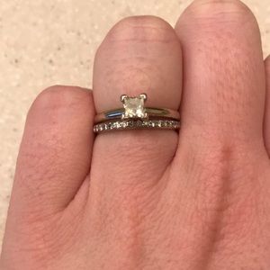 1.5 ct solitaire diamond wedding set.